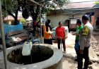 Sinergitas-Bhabinkamtibmas-Dampingi-Nakes-Kaporisasi-Sumur-Warga