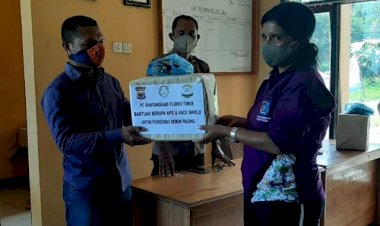 Peduli-Covid19,-Pendistribusian-Masker-Dan-Face-Shiled--Dari-Ketua-Cabang-Bhayangkari-Flores-Timur-Oleh-Polsek-Titehena-Kepada-Puskesmas