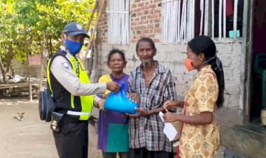 Bakti-Sosial-Polri-Peduli,-Brigpol-Abong-Distribusikan-Bansos