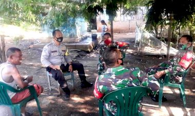 Bersinergi,-Bhabinkamtibmas-Bersama-Babinsa-Lakukan-Sambang-ke-Desa-Mudakeputu