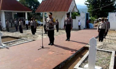 Untuk-Mengenang-Jasa-Para-Pahlawan,-Polres-Flotim-Laksanakan-Tabur-Bunga-di-TMP