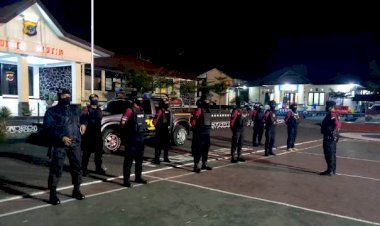 Tim-Pana-Elang-Polres-Flotim-Lakukan-Patroli-Malam-Amankan-Situasi-Kota-Eliminir-Ancaman-dan-Gangguan