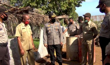 Pengecekan-Kampung-Tangguh-Oleh-Kapolres-Flotim-Dalam-Rangka-Persiapan-Launching-Kampung-Tangguh-Gesit-Nusantara