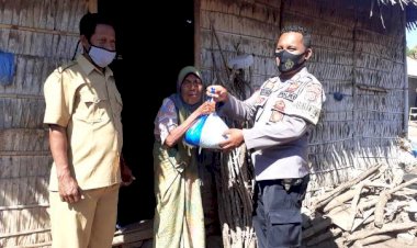 Lanjut,-Pendistribusian-Bantuan-Sosial-Polri-oleh-Bhabinkamtibmas-Jajaran-Polres-Flotim