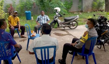 Dalam-Rangka-Cipta-Kondisi,-Bhabinkamtibmas-Bripka-Melyanto-Y-Mbeo-Sambang-Ke-Tokoh-Masyarkat