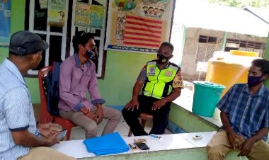 Bhabinkamtibmas-Desa-Liwo-Bripka-Gergorius-Lakukan-Sambang-dan-Penggalangan