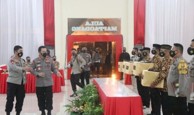 Kapolri-Beri-Reward-Dua-Anggota-Polda-Sulsel-Sekolah-Inspektur-Polisi