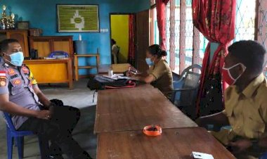 Bhabinkamtibmas-Lakukan-Sambang-Penggalangan-Kepada-Aparat-Kantor-Desa-Pledo