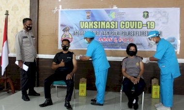 Penuh-Antusias,-Seluruh-Personel-Polres-Flotim-Lakukan-Suntik-Vaksin-CoronaVac-I-(-Vaksin-Aman-dan-Halal-)