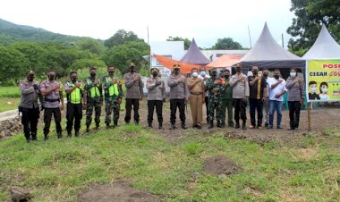 Pamatwil-KTN-Polda-NTT-Bersama-Kapolres-Flotim-Kunjungi-Kampung-Tangguh-di-Desa-Konga