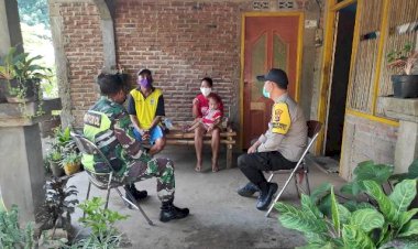 Jaga-Sikon-Tetap-Kondusif,-Bhabinkamtibmas-Bersama-Babinsa-Lakukan-Sambang-Desa-Binaan