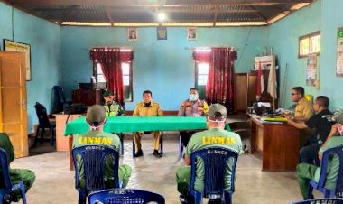 Bersinergi,-Babinkamtibmas-Bersama-Babinsa-Beri-Pembekalan-Linmas