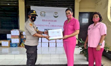 Peduli-korban-Bencana-alam,-Bhayangkari-Beserta-Yayasan-Kemala-Bhayangkari-Polres-Flotim-Kirim-Bantuan