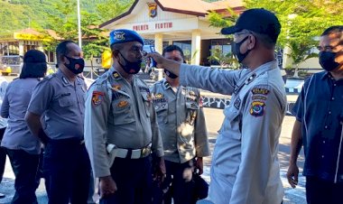 Antisipasi-Penularan-Covid-19,-Urkes-Polres-Flotim-Lakukan-Screning-Suhu-Tubuh