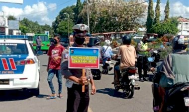 Sat-Lantas-Polres-Flotim-Lakukan-KRYD,-Tertib-Berlalu-Lintas-Patuhi-Prokes-Covid-19
