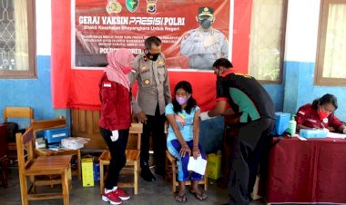 Tingkatkan-Program-Vaksinasi,-Polres-Flotim-Kembali-Gelar-Vaksinasi-Massal-Didesa-Lowoloba