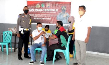 Antusias,-Para-Pelajar-SMK-Negeri-1-Larantuka-Ikuti-Vaksinasi-Tahap-Dua