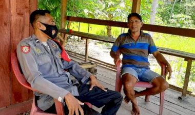 Jaga-Situasi-Kamtibmas-Kondusif,-Aipda-Sil-Diaz-Sambangi-Warganya