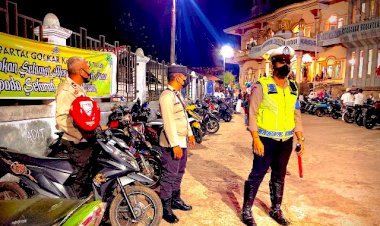 Berikan-Rasa-Aman-dan-Nyaman-Saat-Ibadah,-Polres-Flotim-Lakukan-Pengaman-Sholat-Tarawih