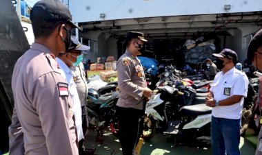 Pantau-Muatan-dan-Kelengkapan-Keselamatan-Kapal,-Kapolres-:-Keselamatan-Itu-Yang-Utama