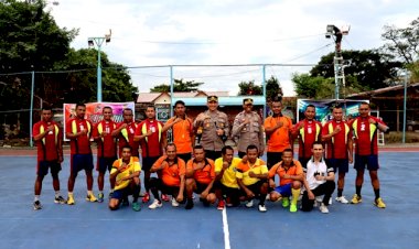 Kapolres-Flotim-Membuka-Secara-Resmi-Turnamen-Futsal-Kapolres-Cup-2022