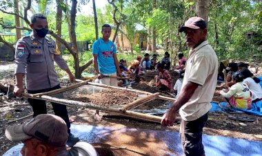 Sampaikan-Pesan-Kamtibmas,--Bhabinkamtibmas-Bripka-Gergorius-Ojan-Datangi-Kelompok-Tani