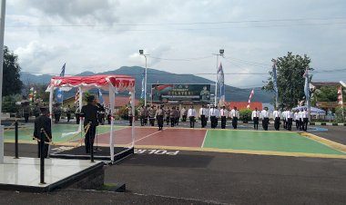 Kibar-Bendera-Merah-Putih,-Polres-Flotim-Peringati-Hari-Kemerdekaan-Yang-ke-77