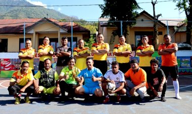 Kapolres-Vs-Wartawan,-Jalin-Kemitraan-Dengan-Main-Futsal-Bareng