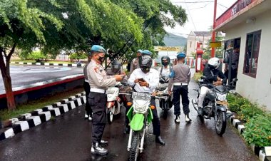 Gelar-Razia-Dipintu-Masuk-Polres,-Propam-Periksa-Kelengkapan-Anggotanya