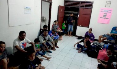 Dideportasi-Dari-Malaysia,-Polres-Flotim-Bersama-Inster-Jemput-Pemulangan-22-Orang-PMI