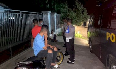 Pastikan-Situasi-Kondusif,-Polres-Flotim-Lakukan-Patroli-Dialogis-Dimalam-Hari