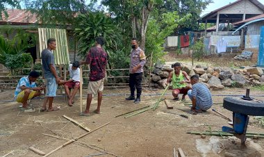 Sambangi-Warga-Binaan-Jelang-Natal-,-Bhabinkamtibmas-Bripka-Oskar-Odjan-Berikan-Himbauan