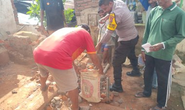 Bantu-Warga-Membangun-Tempat-Wudhu-Di-Desa-Lamahala-Jaya---Adonara-Timur