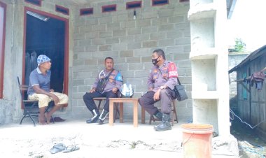 Bhabinkamtibmas-Sambang-Rumah-Warga-Berikan-Pesan-Kamtibmas