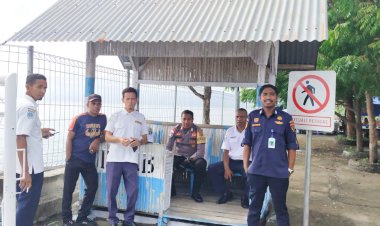 Sambangi-Pelabuhan,-Bhabinkamtibmas-Bantu-Dinas-Perhubungan-Melaksanakan-Pengamanan