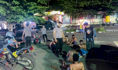 Amankan-Sekelompok--Pemuda-Mabuk-Miras,-Cegah-Gangguan-Keamanan-Malam-Hari