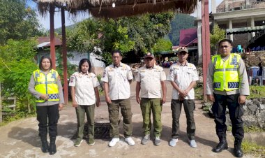 Personil-Gabungan-Amankan-Perayaan-Misa-Minggu-Paskah-Di-Setiap-Gereja-Wilayah-Hukum-Polres-Flores-Timur