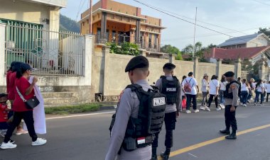 Untuk-Memberikan-Rasa-Aman-Dan-Nyaman,-Polres-Flotim-Amankan-Kegiatan-Jalan-santai-Colour-Fun-SMPK-ST.-GABRIEL-2023