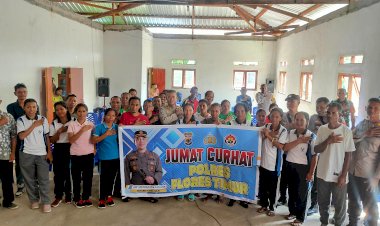 Polres-Flotim-Gelar-Jumat-Curhat-Bersama-Masyarakat-Desa-Riangrita
