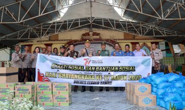 Bakti-Polri-Presisi-:--Polres-Flotim-Baksos-dan-Bansos-Religi-Menyongsong-Hari-Bhayangkara-Ke-77-Tahun-2023