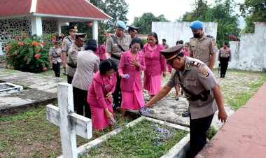 Tabur-Bunga,-Polres-Flotim-Gelar-Upacara-Kenang-Jasa-Para-Pahlawan