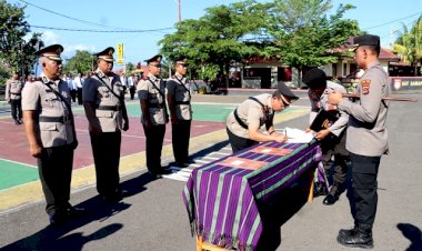 Polres-Flotim-Gelar-Sertijab-Wakapolres,-Kabag-Ops,-dan-Kasat-Intelkam