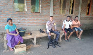 Bhabinkamtibmas-Himbau-Situasi-Keamanan-Dan-Ketertiban-Masyarakat-Di-Lingkungan-Masyarakat-Desanya