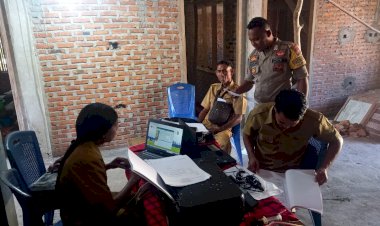 Bhabinkamtibmas-Himbau-Pemerintah-Desa-Liwo-Bekerja-Sama-Terkait-Pencegahan-Tindak-Pidana-Perdagangan-Orang-(TPPO)