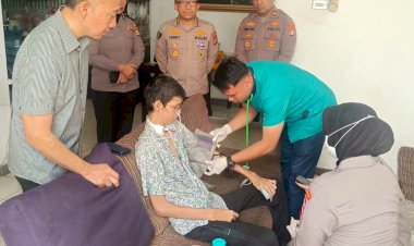 Uluran-Tangan-Jenderal-Sigit-Kepada-Mahasiswa-Korban-Jeratan-Kabel-Optik