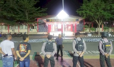 Satuan-Samapta-Polres-Flores-Timur-Melakukan-Kegiatan-Patroli-Mengamankan-Situasi-Kota-Larantuka-Untuk-Mengeleminir-Ancaman-Dan-Gangguan-Kamtibmas