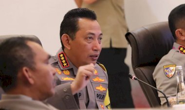 Kapolri-Pantau-Command-Center-Pengamanan-KTT-Asean