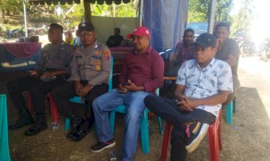 Bhabinkamtibmas-Desa-Balaweling-Sukses-Amankan-Upacara-Pengambilan-Sumpah-Jabatan-dan-Pelantikan-Kepala-Desa