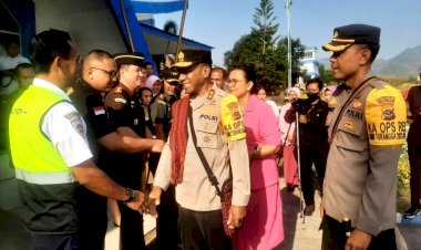 Forkopimda-Flotim-Sambut-Hangat-Kedatangan-Kapolda-NTT-Bersama-Rombongan