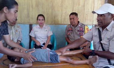 Cegah-Stunting-Sejak-Dini,-Bhabinkamtibmas-Berikan-Pendampingan-Dan-Bantu-Kegiatan-Posyandu-di-Desa-Boru